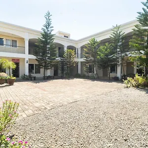 oyo-162-the-west-inn.davao-hotels.com/